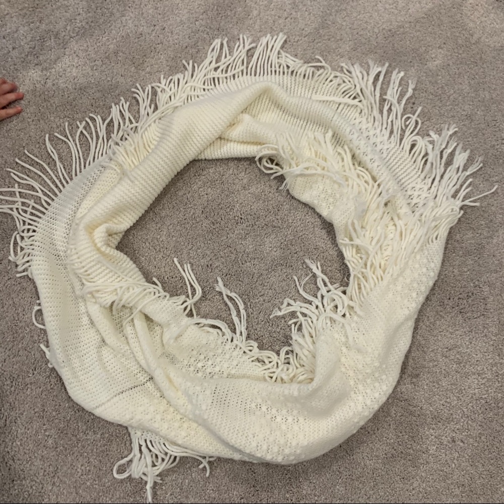 🔴➡️ 4/$10!!!!!⬅️🔴 
Infinity scarf